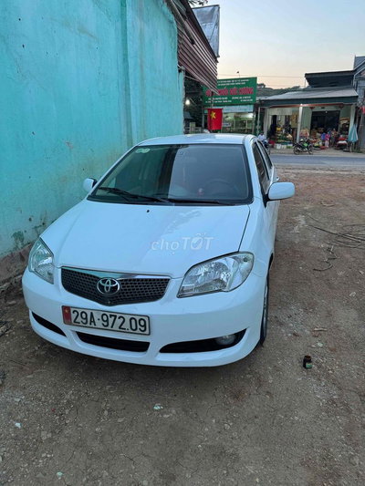 Toyota Vios số sàn màu Trắng
