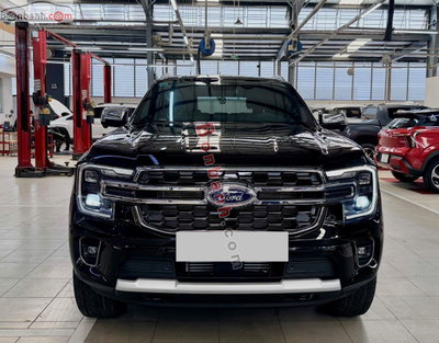 Xe Ford Everest Titanium 4x4 2025