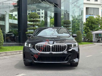 Xe BMW 5 Series 530i M Sport 2026