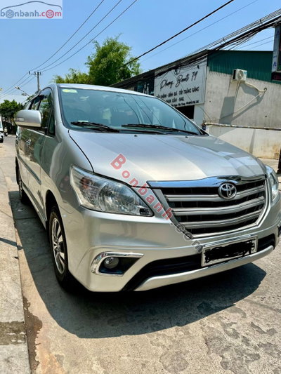 Xe Toyota Innova 2.0E 2016