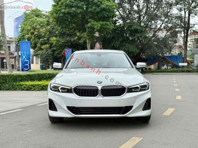 Xe BMW 3 Series 320i Sport Line 2025