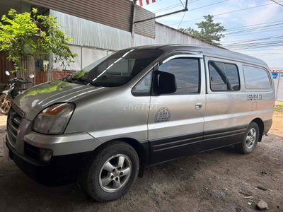 Hyundai Starex 2005 Bạc