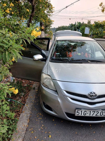 Toyota Vios 2010 Xe Gia Đình Đang Đi .