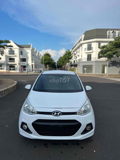 Hyundai i10 Base 2015 Trắng