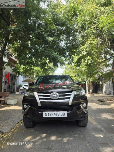 Xe Toyota Fortuner 2.4G 4x2 MT 2019