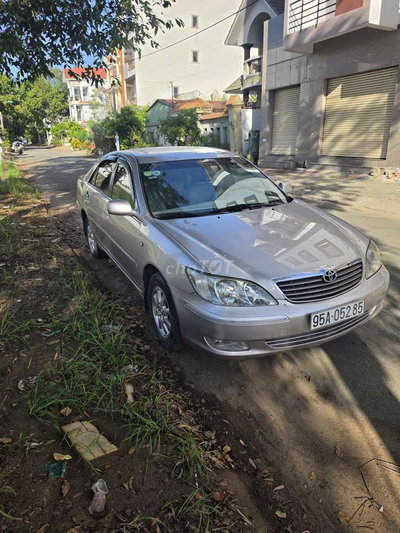 Toyota Camry 2002 Hồng phấn