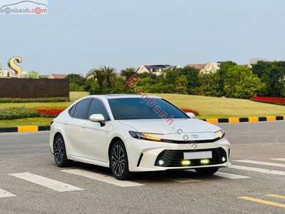 Xe Toyota Camry 2.0Q 2025