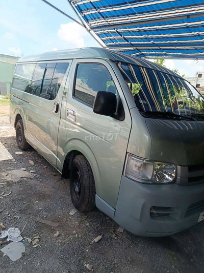 Toyota 16 chỗ Xám