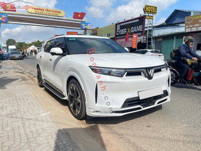 Xe VinFast VF9 Plus 7S 2024