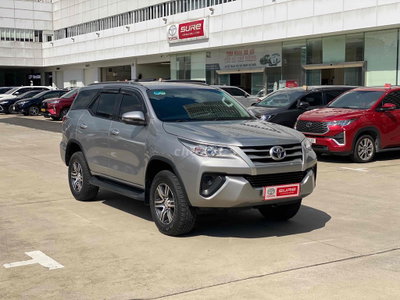 Toyota Fortuner 2019 2.4MT Bạc