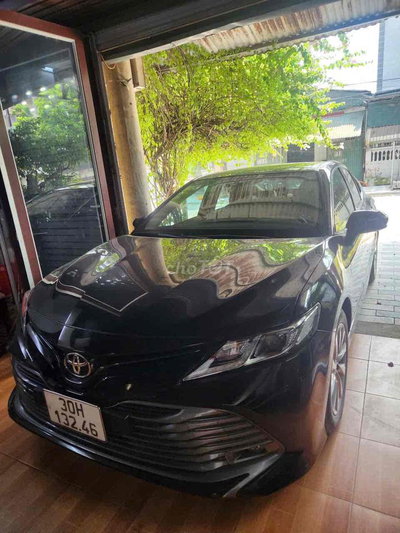 Toyota Camry 2021 2.0GP Đen 60.500 km