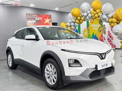 Xe VinFast VF6 Eco 2026