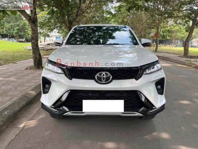 Xe Toyota Fortuner 2.4G 4x2 AT Legender 2021