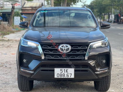 Xe Toyota Fortuner 2.7V 4x2 AT 2021