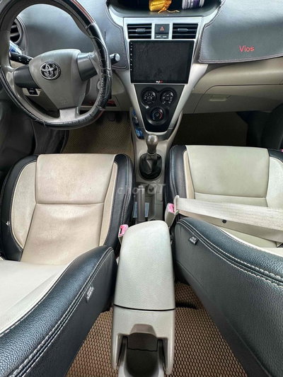 Toyota Vios Bạc