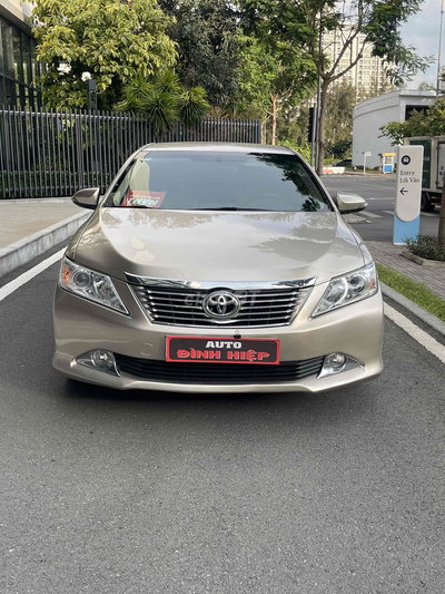 Toyota Camry 2013 Vàng cát odo 82.000 km