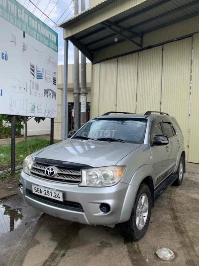 Toyota Fortuner 2009 máy dầu số sàn