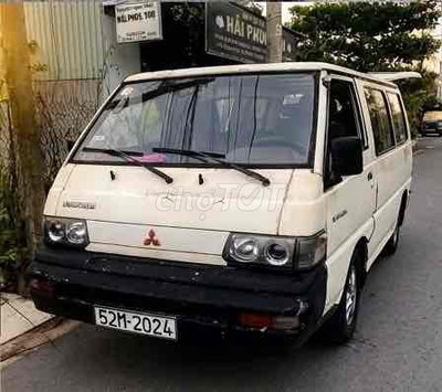 Mitsubishi 1989 Trắng