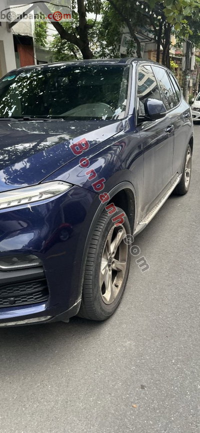 Xe VinFast Lux SA 2.0 Base 2.0 AT 2019