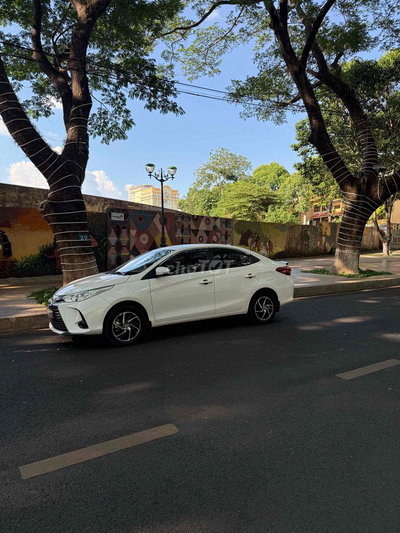 Toyota Vios 2023 số sàn màu Trắng