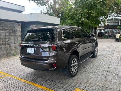Ford Everest 2022 Titanium 4x4 3800 km Nâu