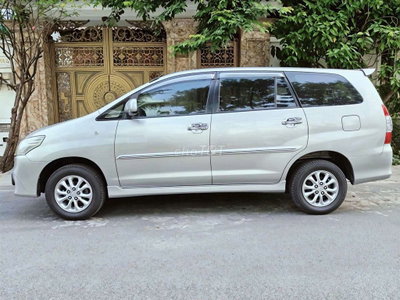 Gia đình bán xe Toyota Innova G số tự động SX 2014