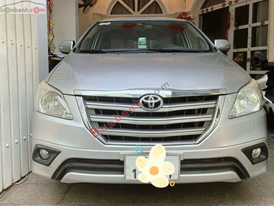 Xe Toyota Innova 2.0G 2016
