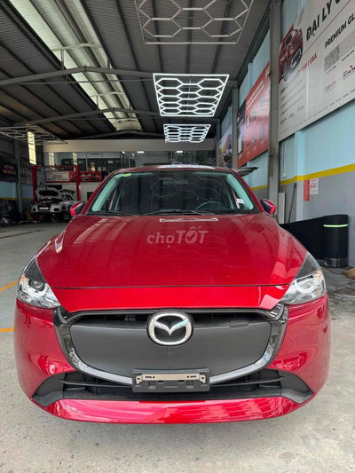 Mazda 2 AT 1850 km Đỏ