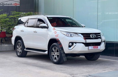 Xe Toyota Fortuner 2.7V 4x2 AT 2018
