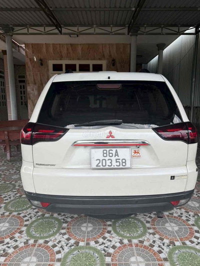 Mitsubishi Pajero Sport 2016 Trắng