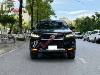 Xe Toyota Fortuner 2.4G 4x2 AT Legender 2020
