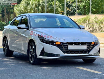 Xe Hyundai Elantra 2.0 AT Cao cấp 2024