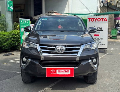 Toyota Fortuner 2017 2.7V 4x2 136786 km Xám