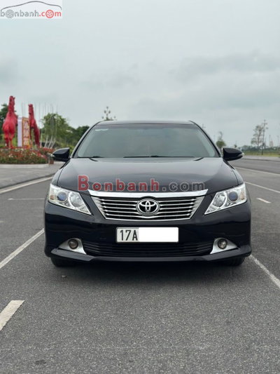 Xe Toyota Camry 2.0E 2012