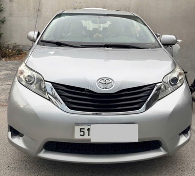 Toyota Sienna 2010 Bạc 110.000km