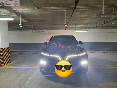 Xe VinFast Lux SA 2.0 Base 2.0 AT 2019