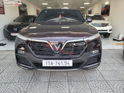 Xe VinFast Lux SA 2.0 Base 2.0 AT 2021