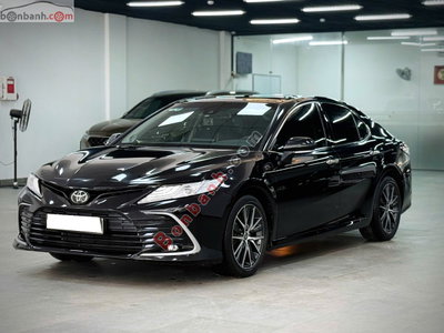Xe Toyota Camry 2.0Q 2021