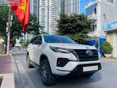 Xe Toyota Fortuner 2.4G 4x2 AT 2021