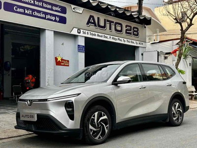 Limo Green 2025 - 6.000km - Ko giới hạn sạc