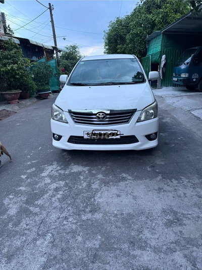 Toyota Innova 2014 J Trắng