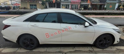 Xe Hyundai Elantra 1.6 AT Tiêu chuẩn 2022