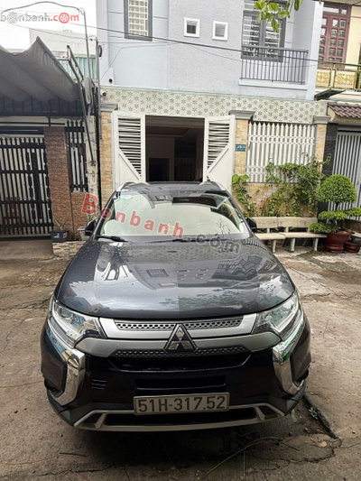 Xe Mitsubishi Outlander 2.0 CVT 2020