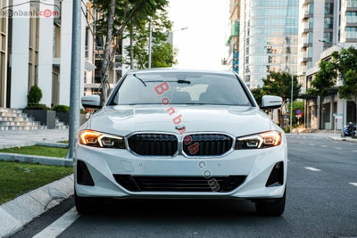 Xe BMW 3 Series 320i Sport Line 2024
