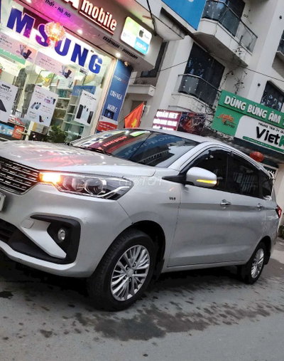 Suzuki Ertiga Bạc 7 chỗ Tự động