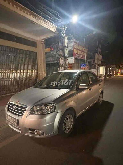 Gentra như hình,xe đầm chắc,đăng kiểm dài