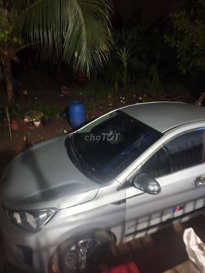 Xe Kia màu Bạc