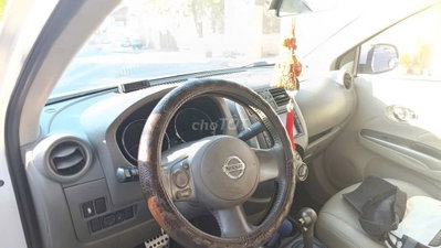 Nissan Sunny 2015 XV 200.000 km Trắng