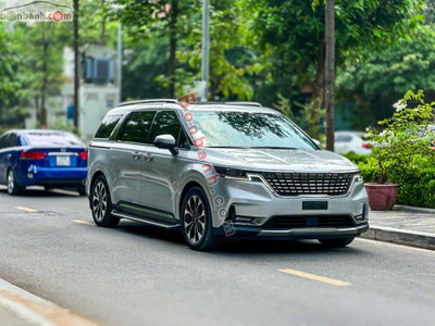 Xe Kia Carnival Signature 2.2D 2022