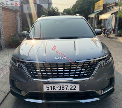 Xe Kia Carnival Signature 2.2D 2024